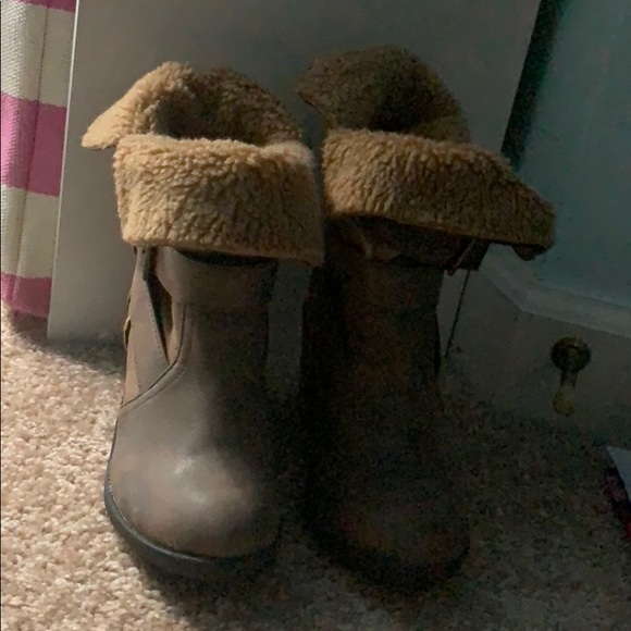 Winter shoes - Picture 1 of 3